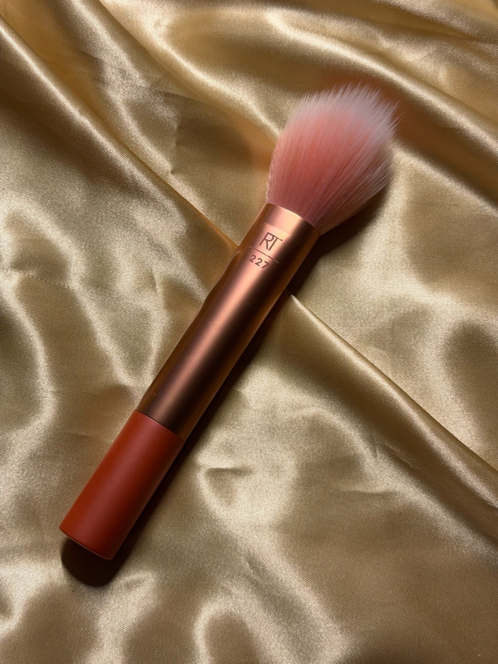 Real Techniques Rose Gold Light Powder 227 Duo Fiber Synthetic Makeup Brush
